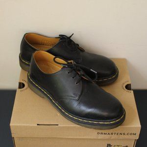 Dr Martens black Oxfords 41 / women 10 / men 8